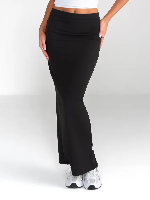Alessia Maxi Skirt - Black lightweight skirt design
