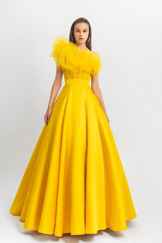 One-shoulder long dress; ruffled tulle corset paired with a wide cut heavy satin skirt Tunic Top Casual One-shoulder long dress; ruffled tulle corset paired with a wide cut heavy satin skirt Tunic Top Casual