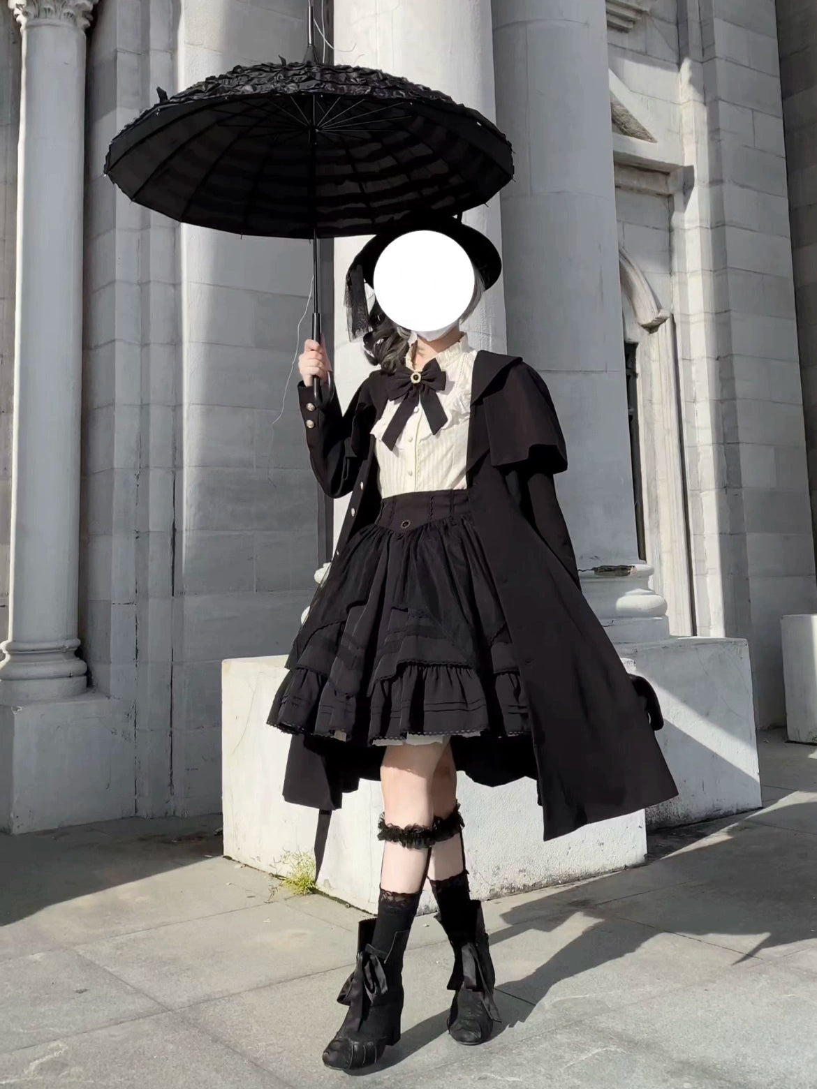 Uncle Wall Original~Rich Heiress~Elegant Black Lolita Coat with Detachable Cape Buttoned Zippered Snapped Uncle Wall Original~Rich Heiress~Elegant Black Lolita Coat with Detachable Cape Buttoned Zippered Snapped