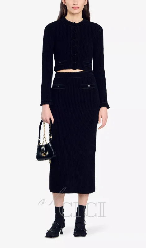 Velvet-texture cropped knitted cardigan in noir Zippered Front Buttoned Front Snap Front